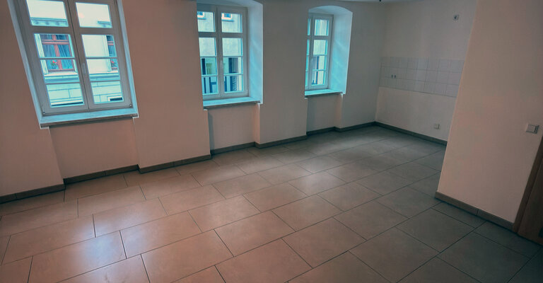 Blick in das großzügige Wohnzimmer 